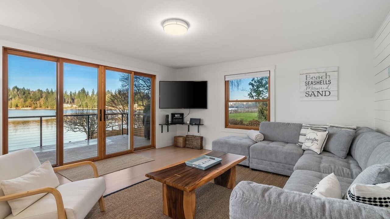 Photo of Livingroom in Shelton