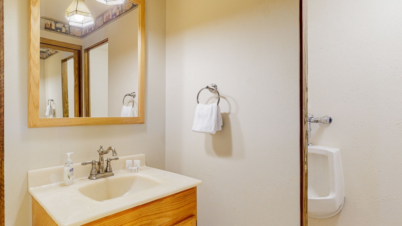 Photo of Bathroom in Oak Harbor