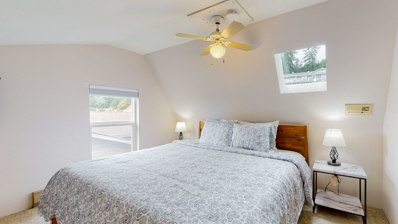 Photo of Bedroom in Oak Harbor