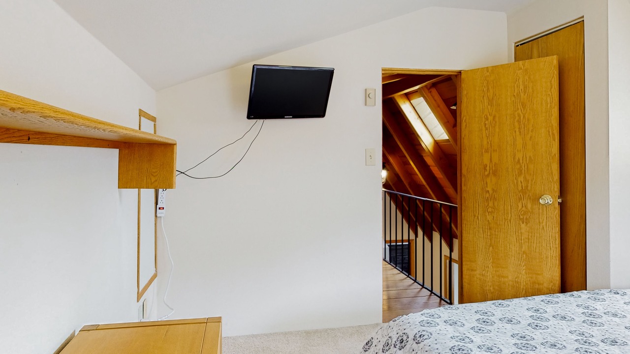 Photo of Bedroom in Oak Harbor