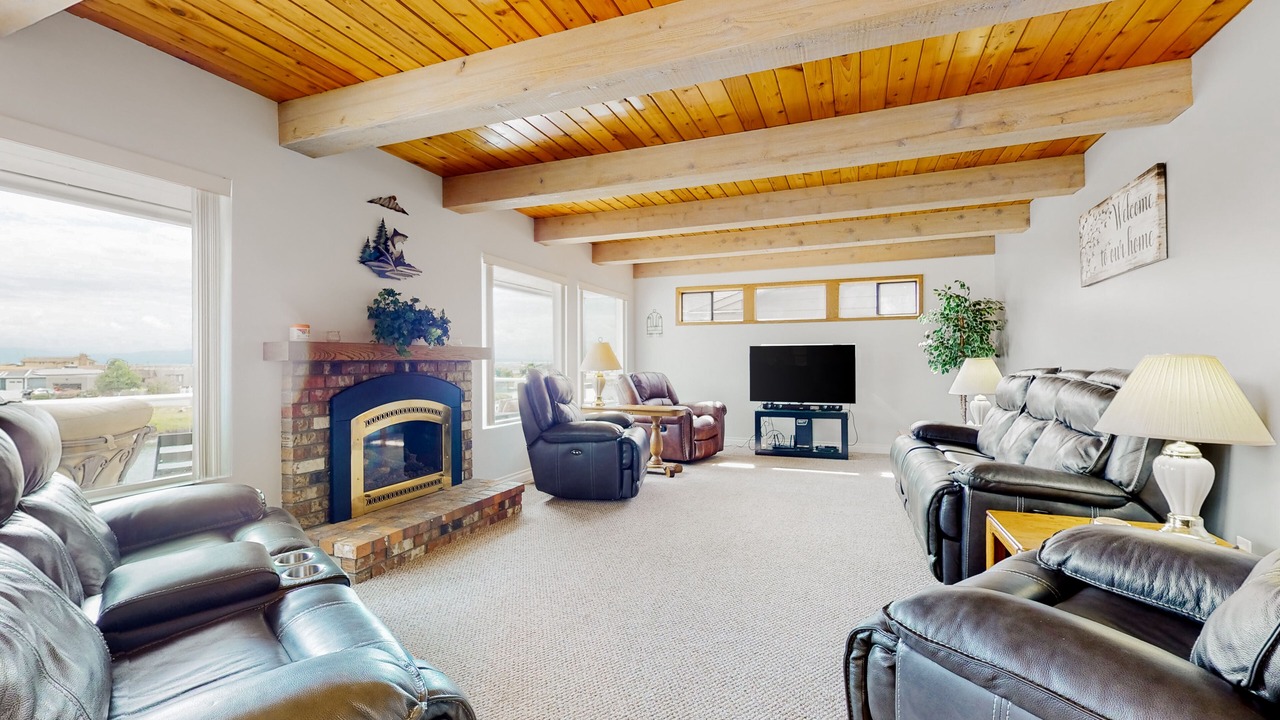 Photo of Livingroom in Oak Harbor