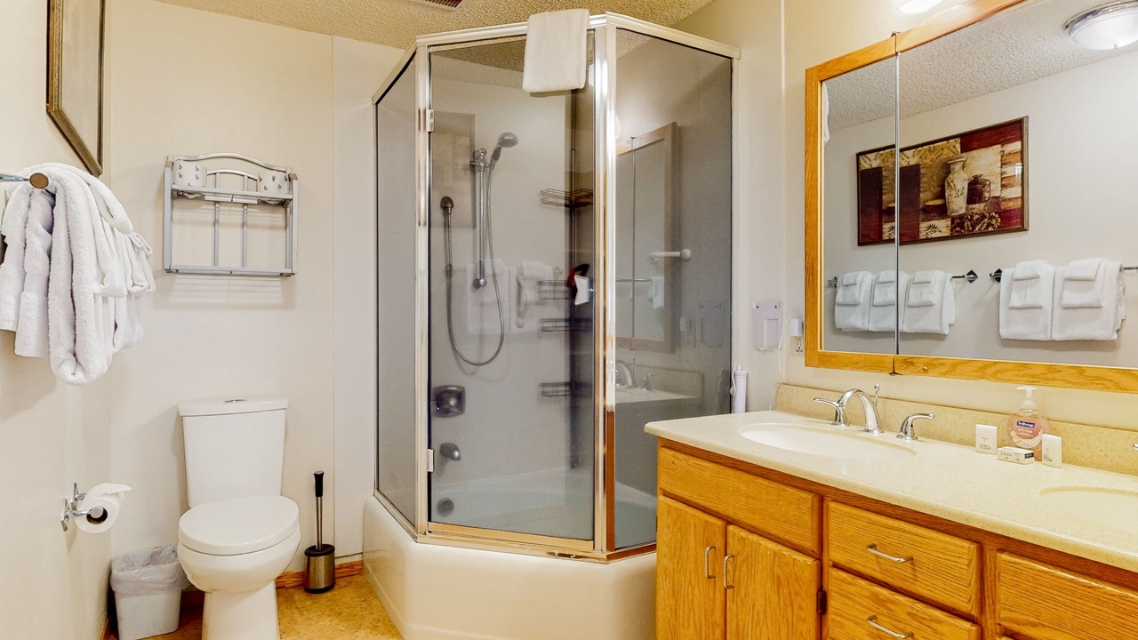 Photo of Bathroom in Oak Harbor