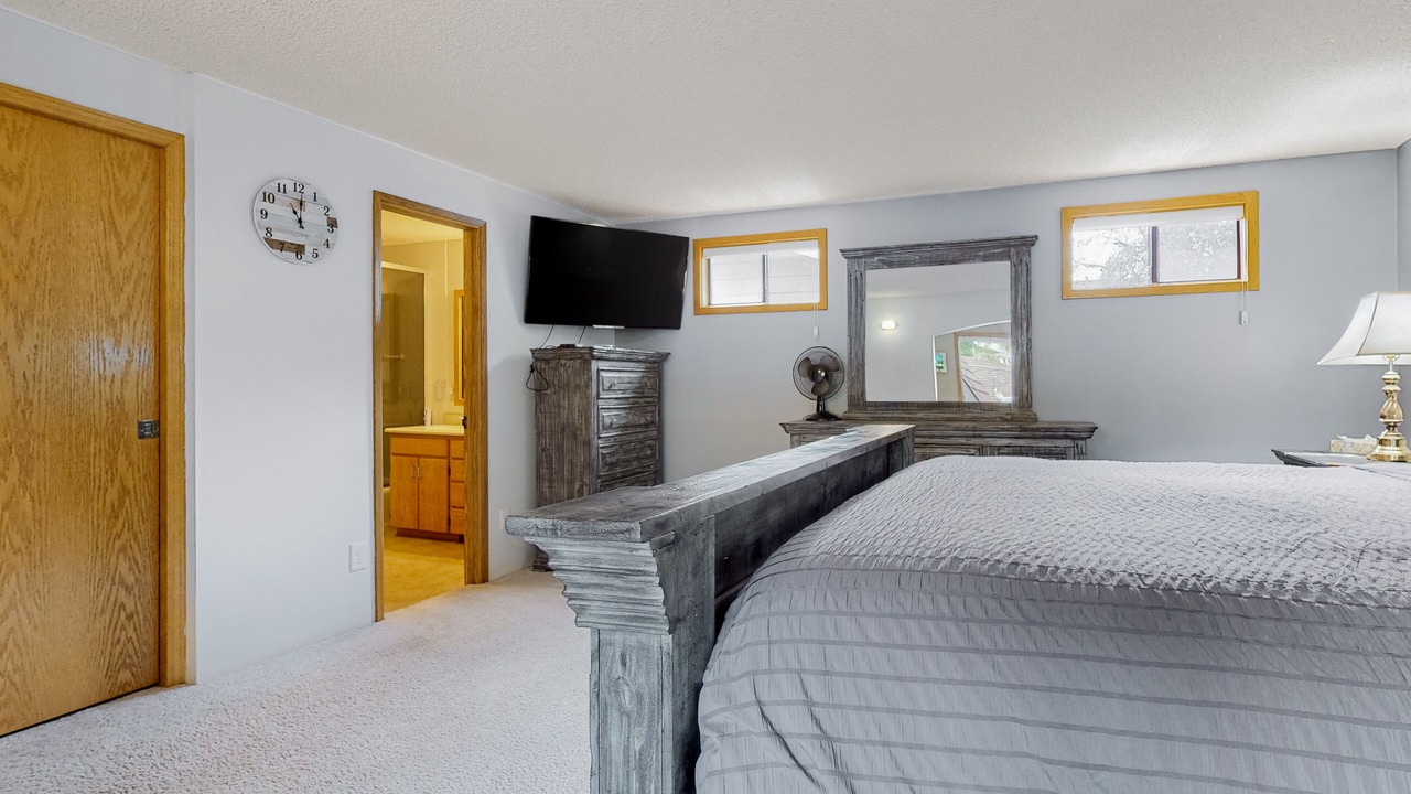 Photo of Bedroom in Oak Harbor