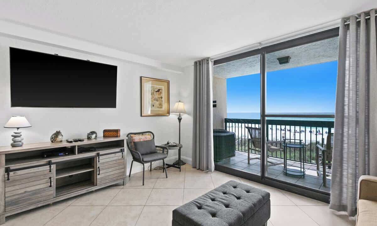 Photo of Livingroom in Destin
