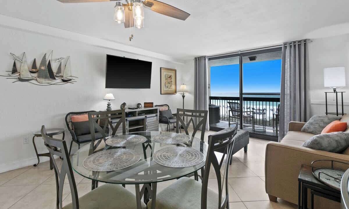 Photo of Livingroom in Destin