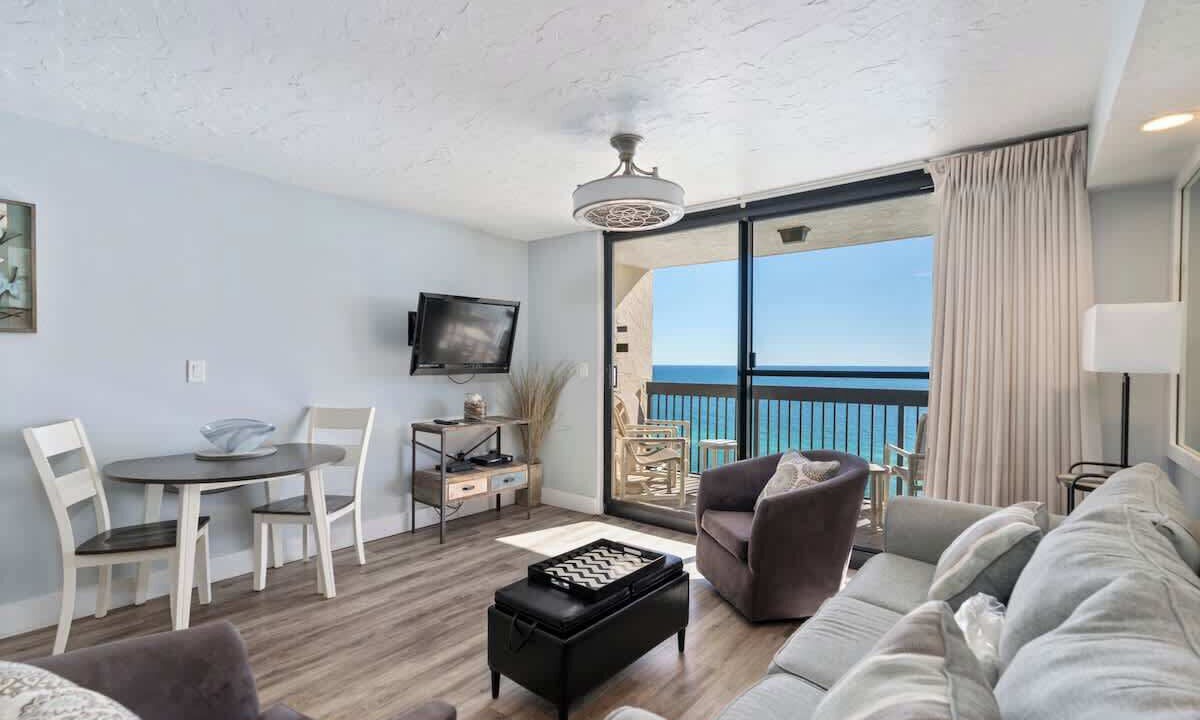 Photo of Livingroom in Destin