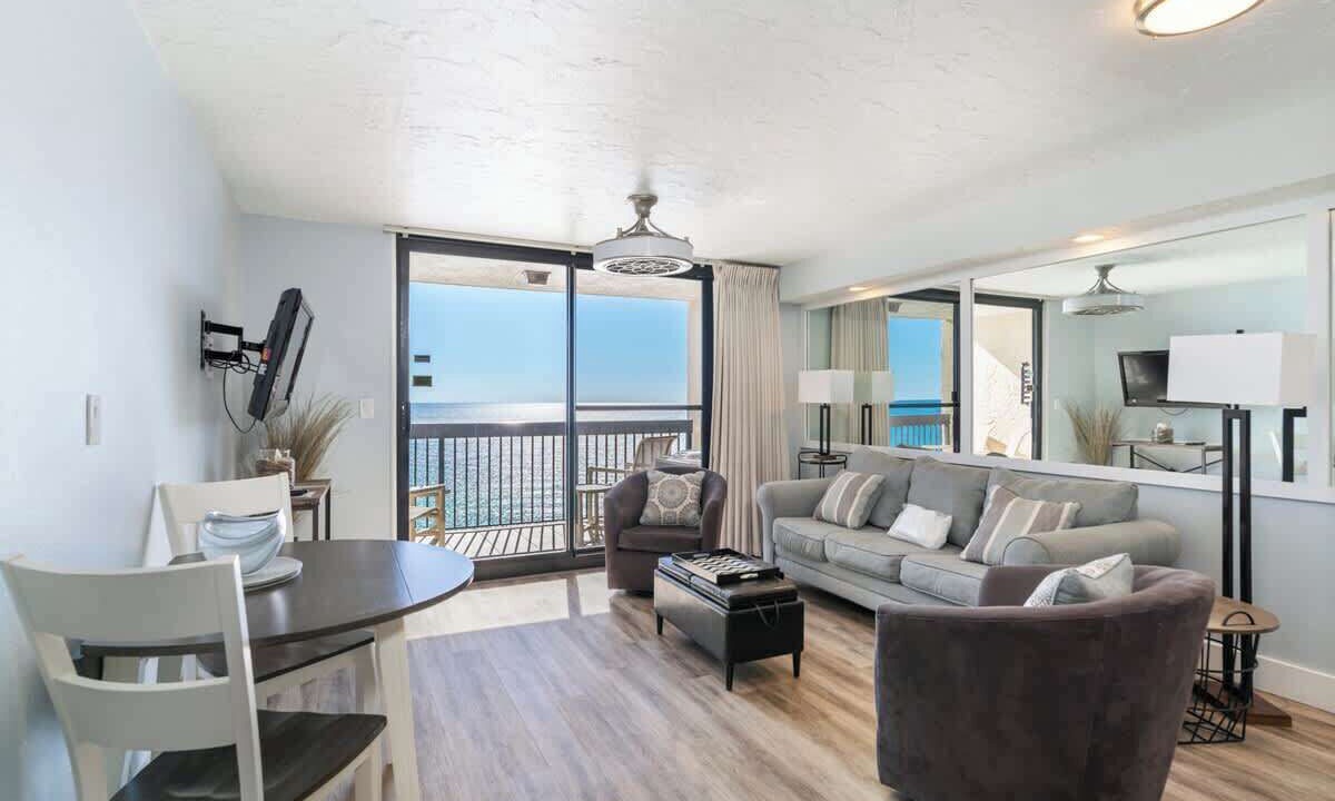 Photo of Livingroom in Destin