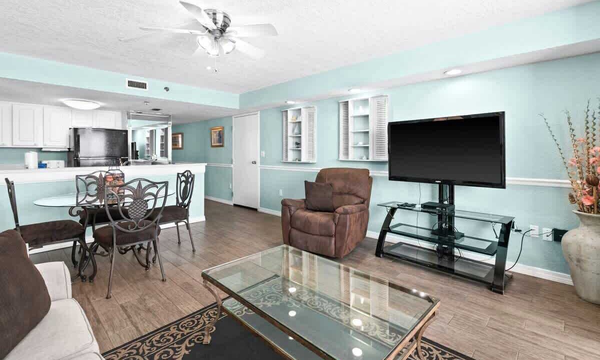 Photo of Livingroom in Destin