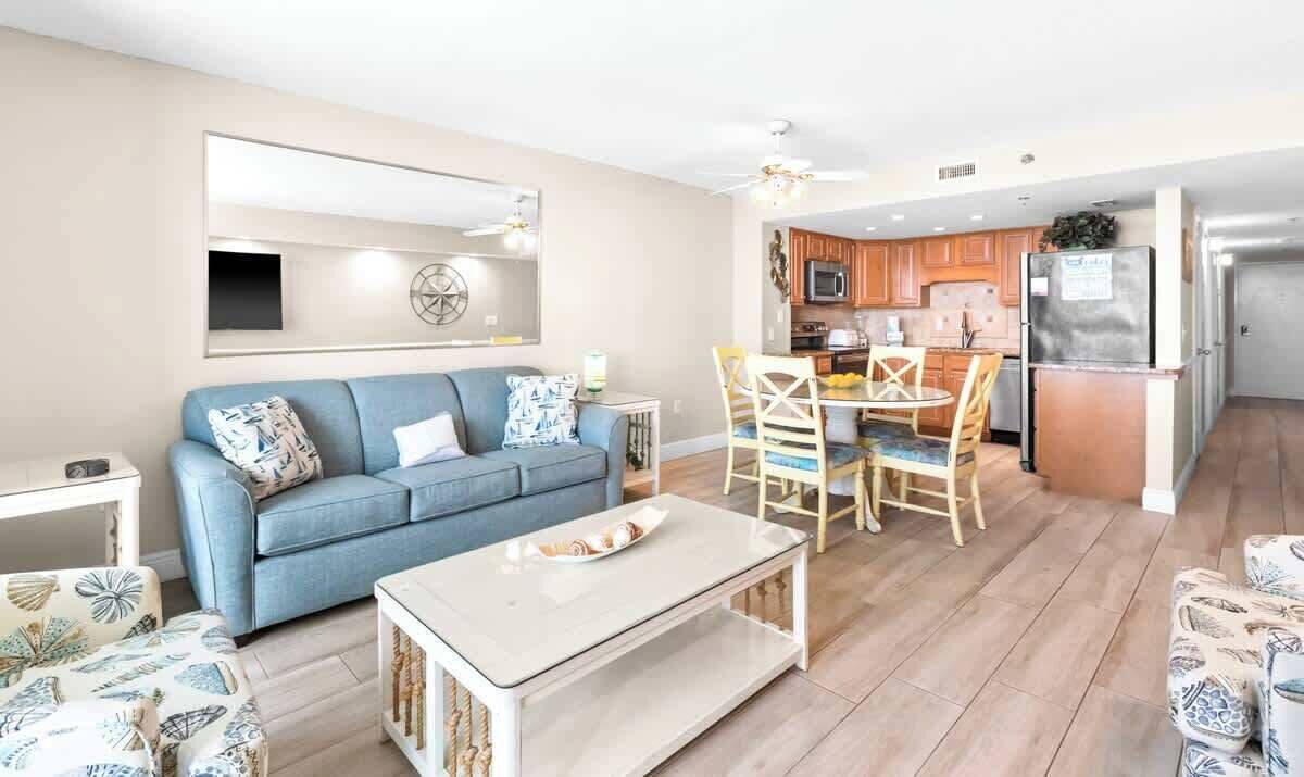 Photo of Livingroom in Destin