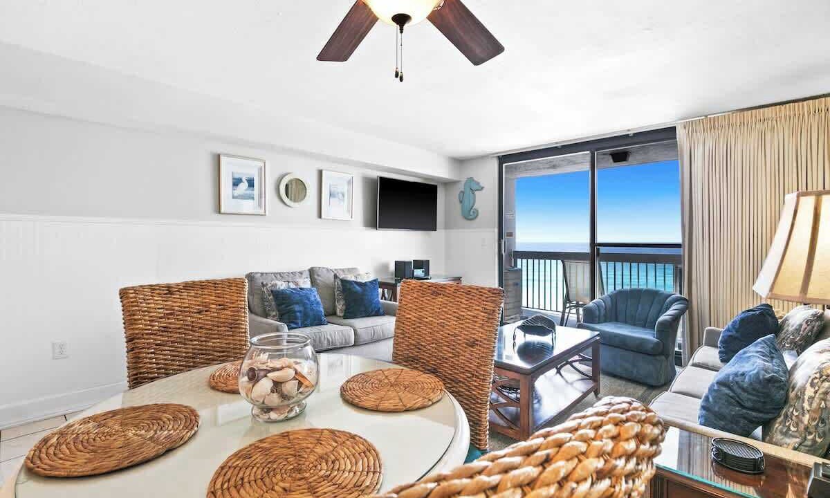 Photo of Livingroom in Destin