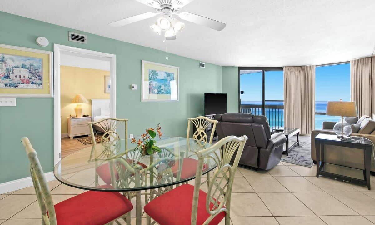 Photo of Livingroom in Destin