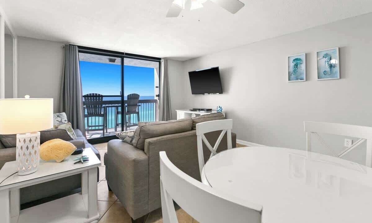 Photo of Livingroom in Destin