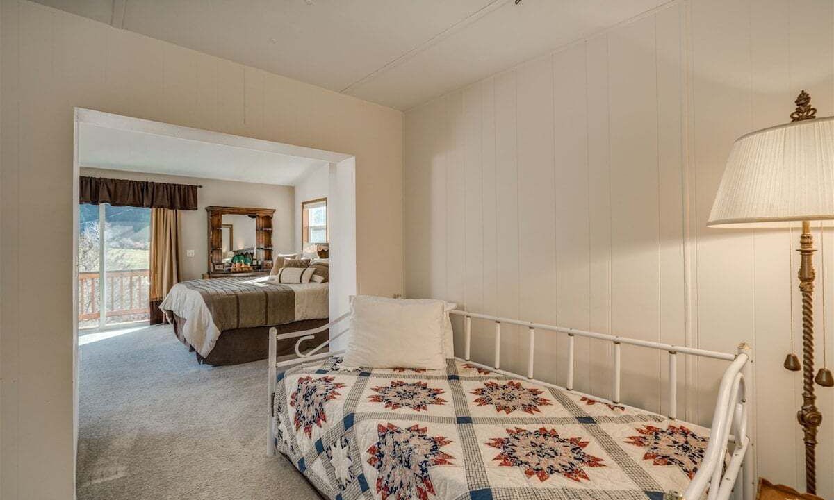 Photo of Bedroom in Leavenworth