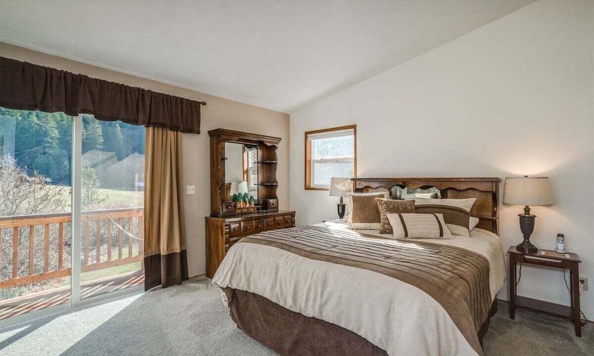Photo of Bedroom in Leavenworth