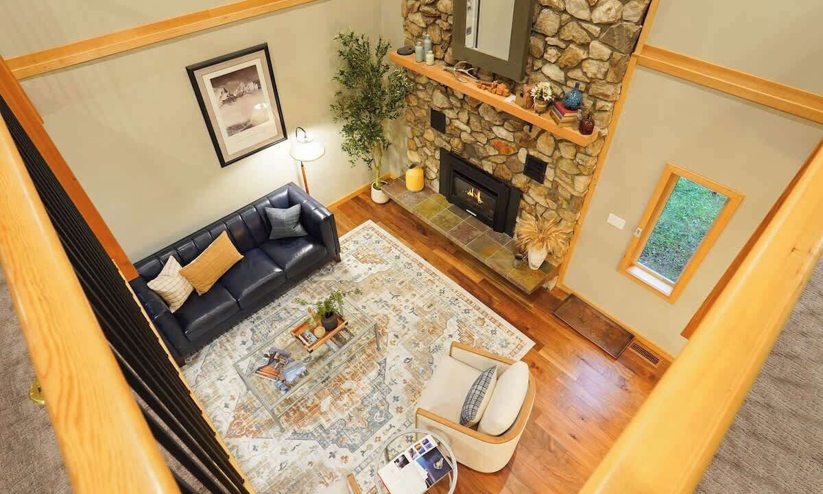 Photo of Livingroom in Glacier