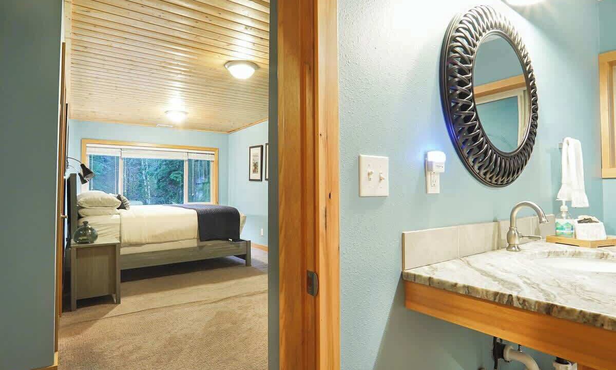 Photo of Bedroom in Glacier