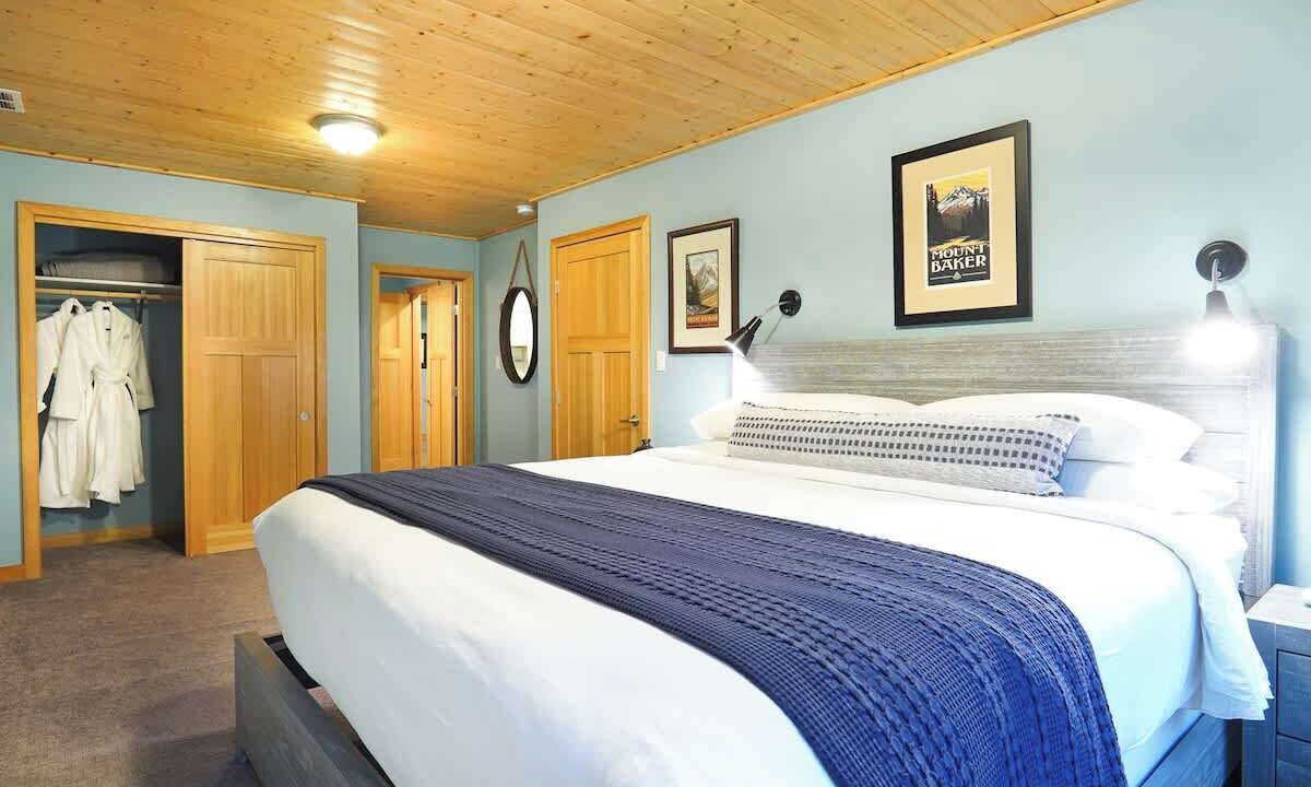 Photo of Bedroom in Glacier