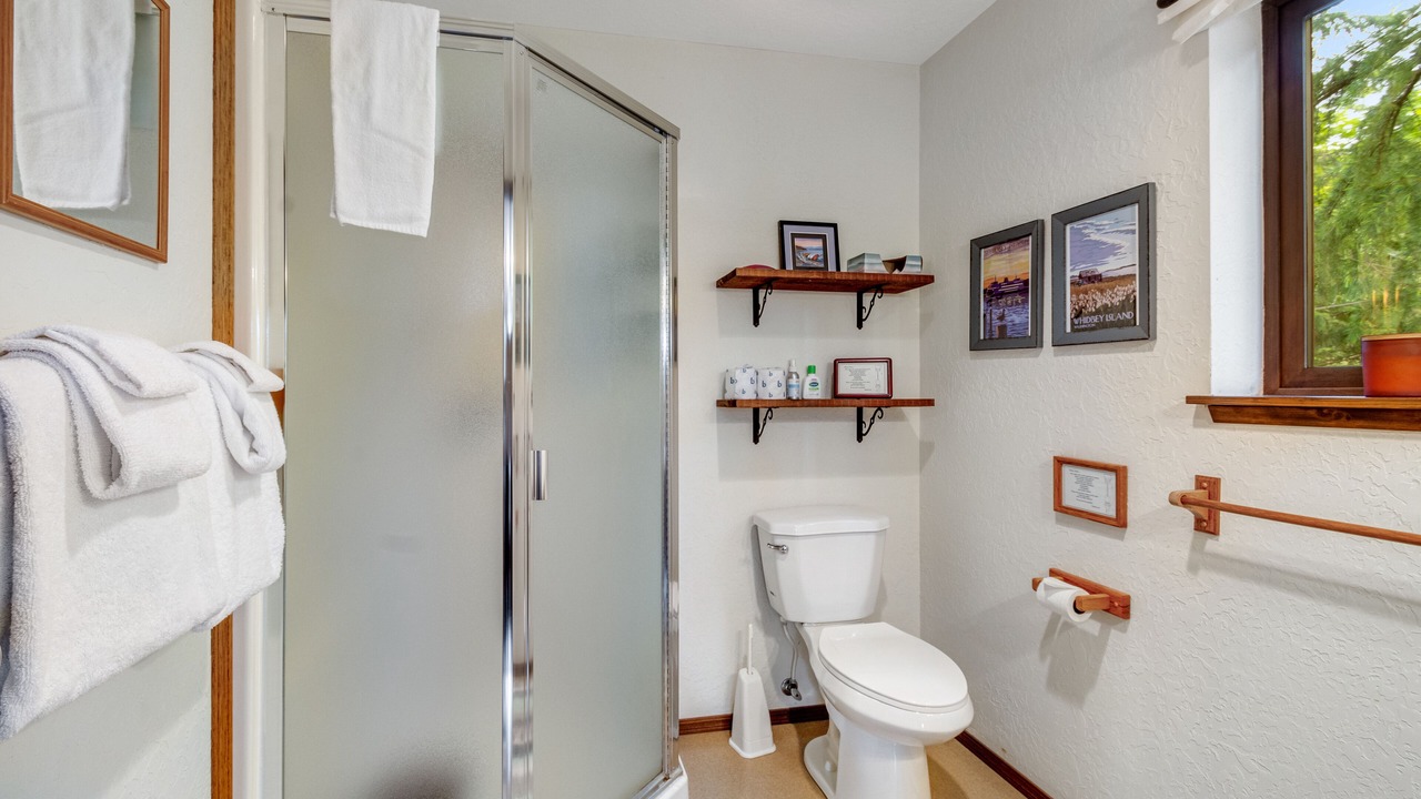 Photo of Bathroom in Coupeville