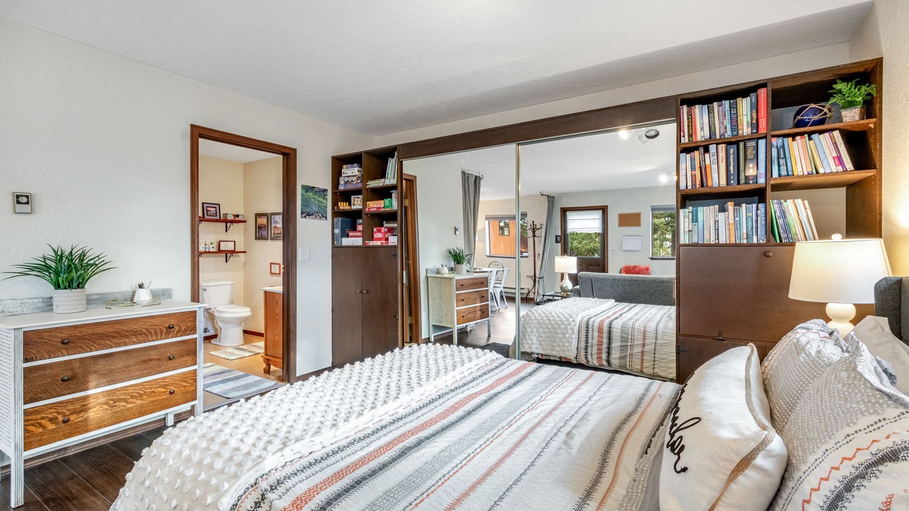 Photo of Bedroom in Coupeville