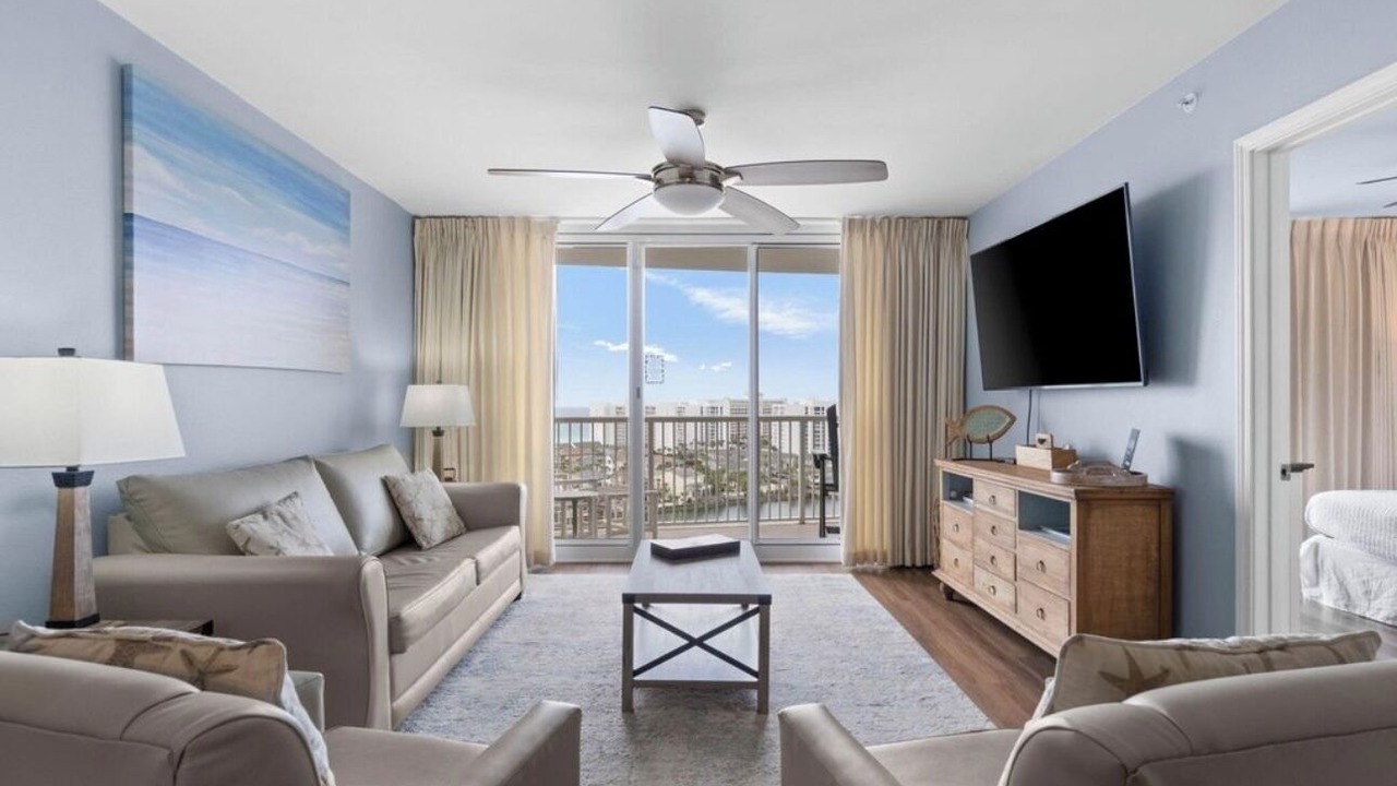 Photo of Livingroom in Destin