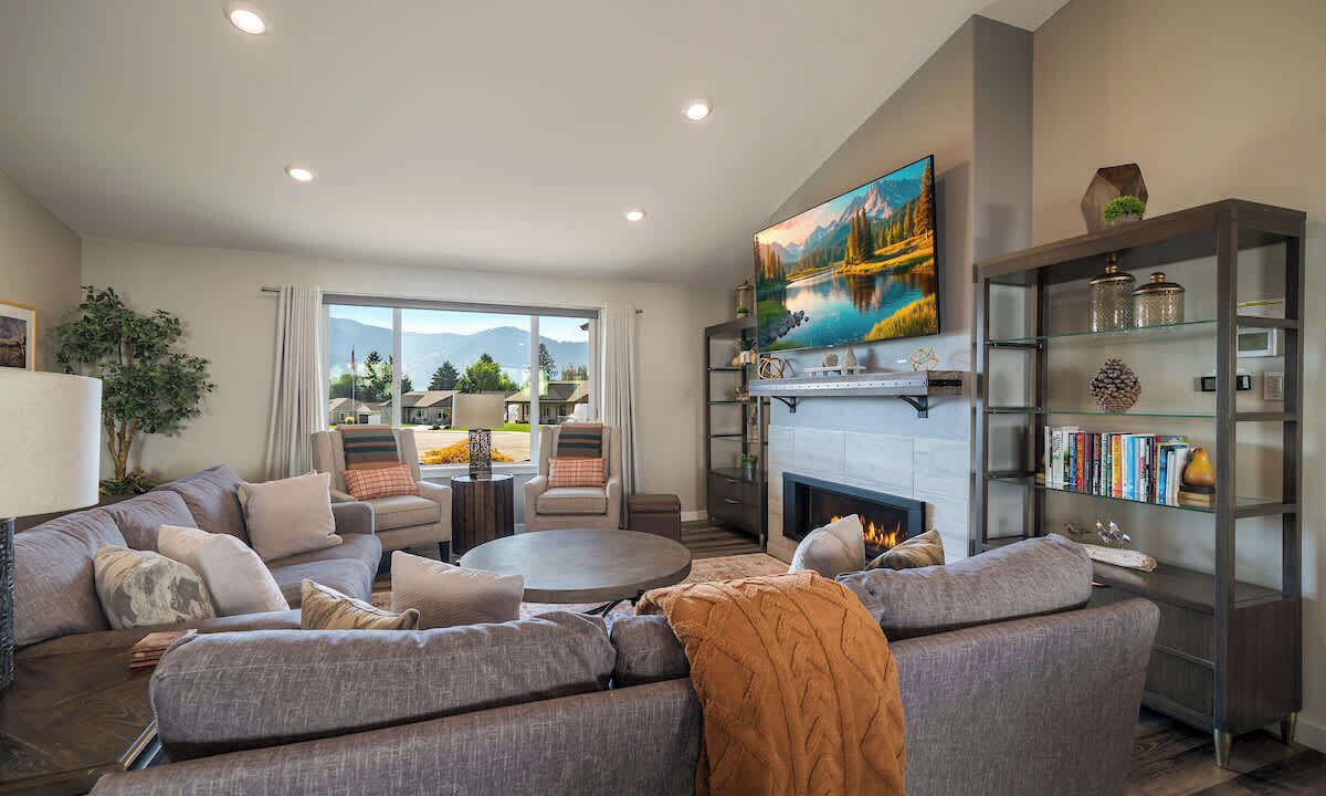 Photo of Livingroom in Manson