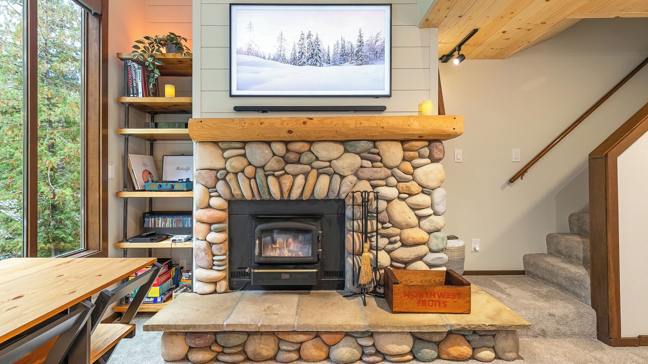 Photo of Livingroom in Glacier