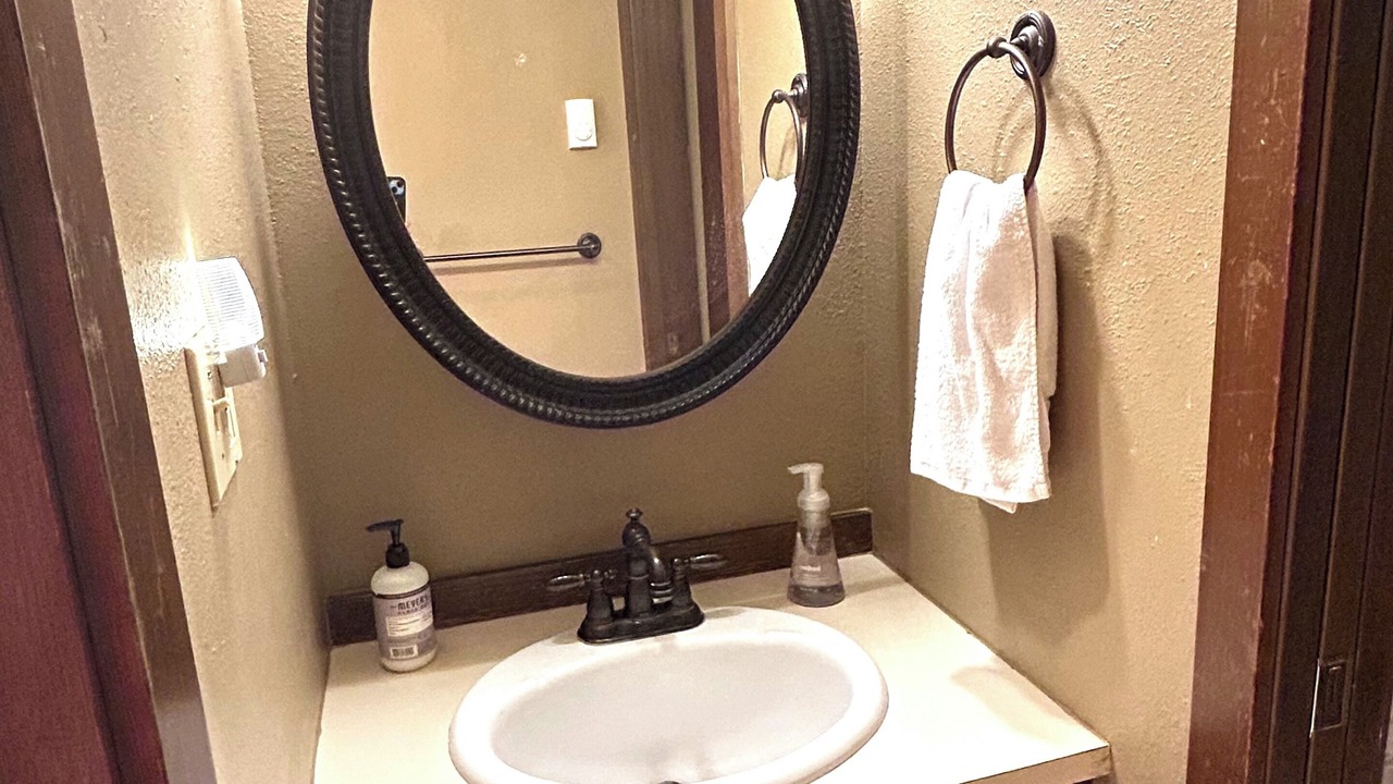 Photo of Bathroom in Glacier