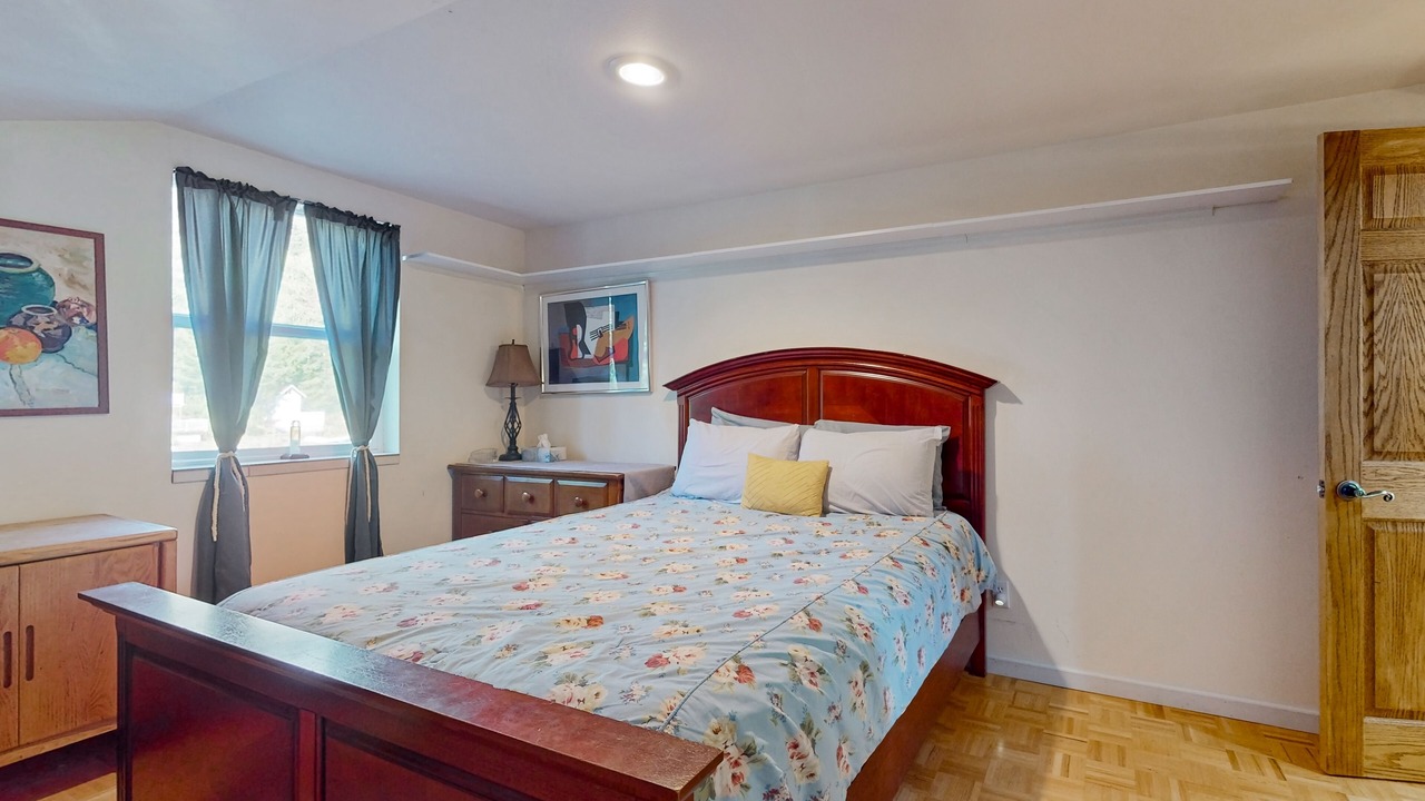 Photo of Bedroom in Sedro-Woolley