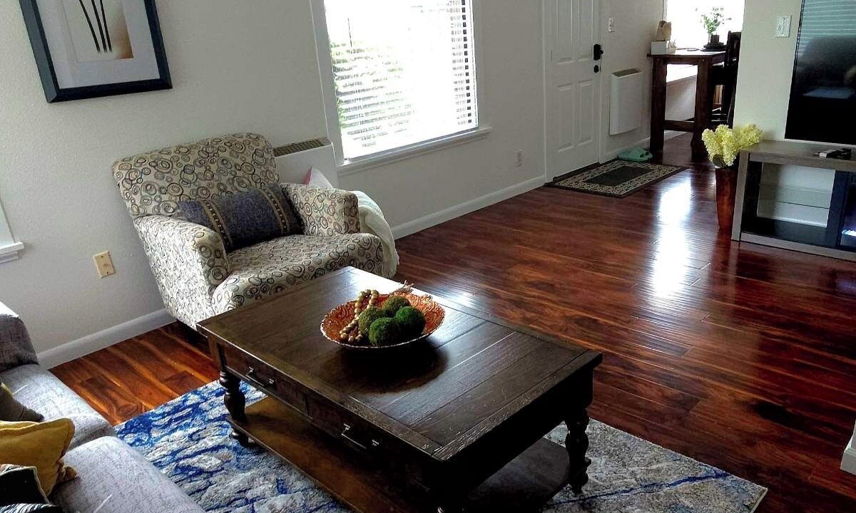 Photo of Livingroom in SeaTac
