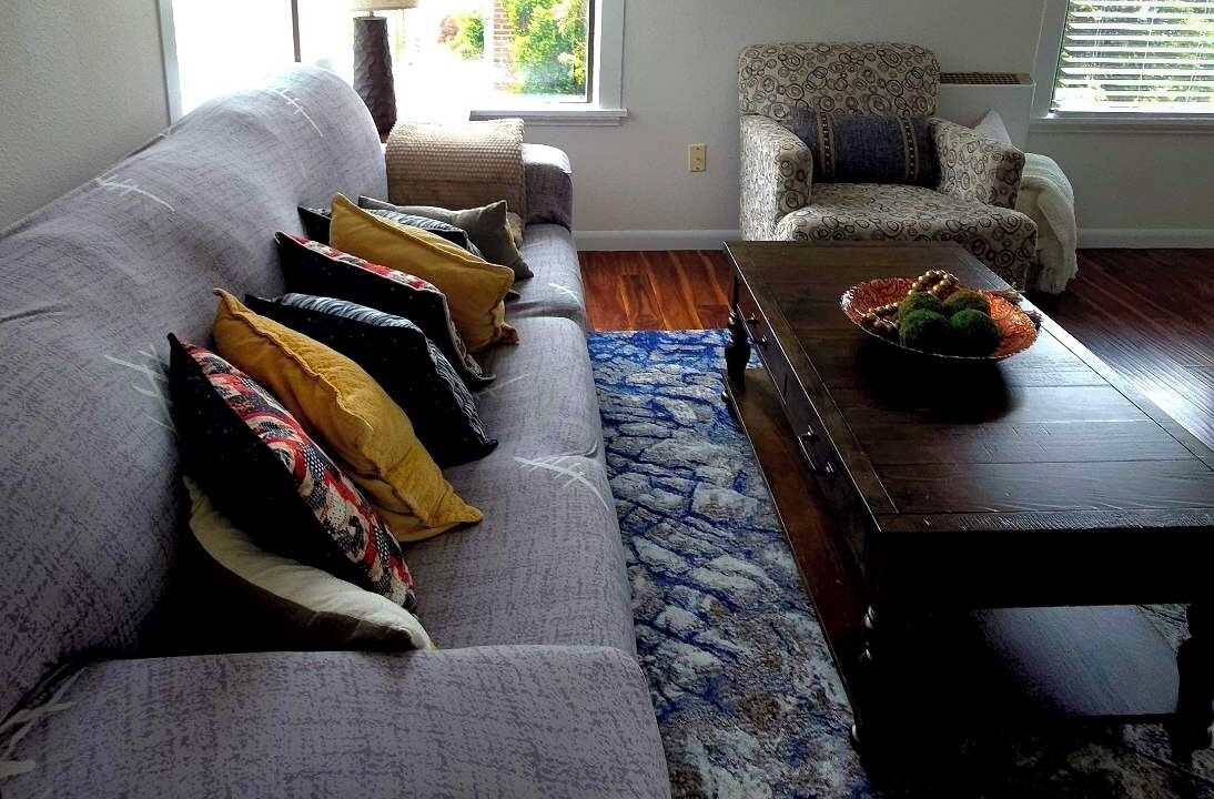 Photo of Livingroom in SeaTac