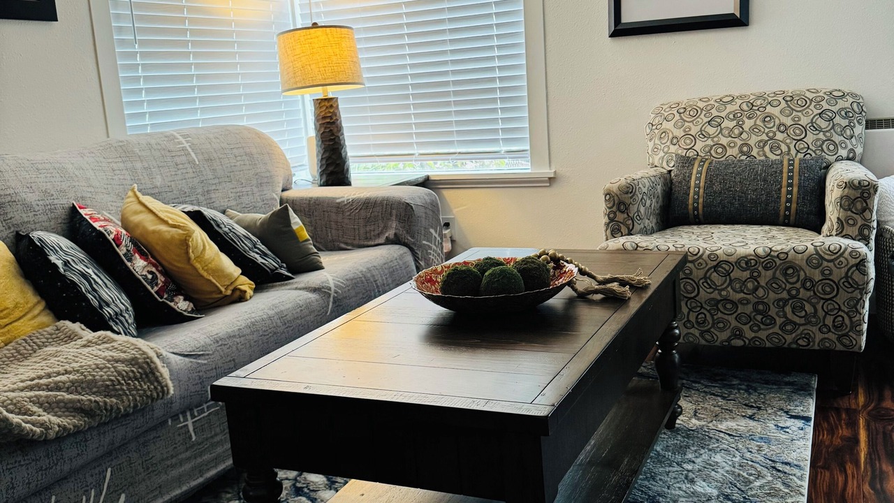 Photo of Livingroom in SeaTac