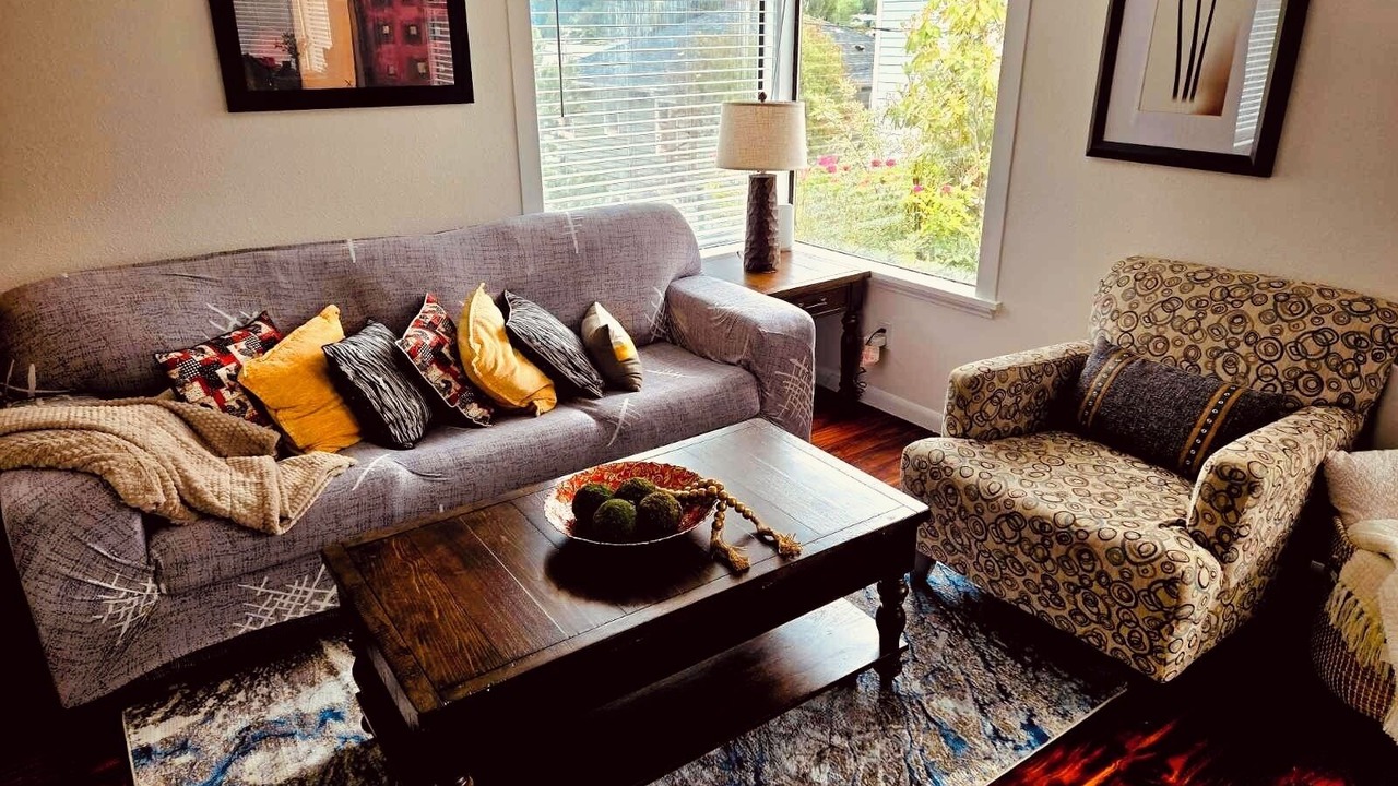 Photo of Livingroom in SeaTac