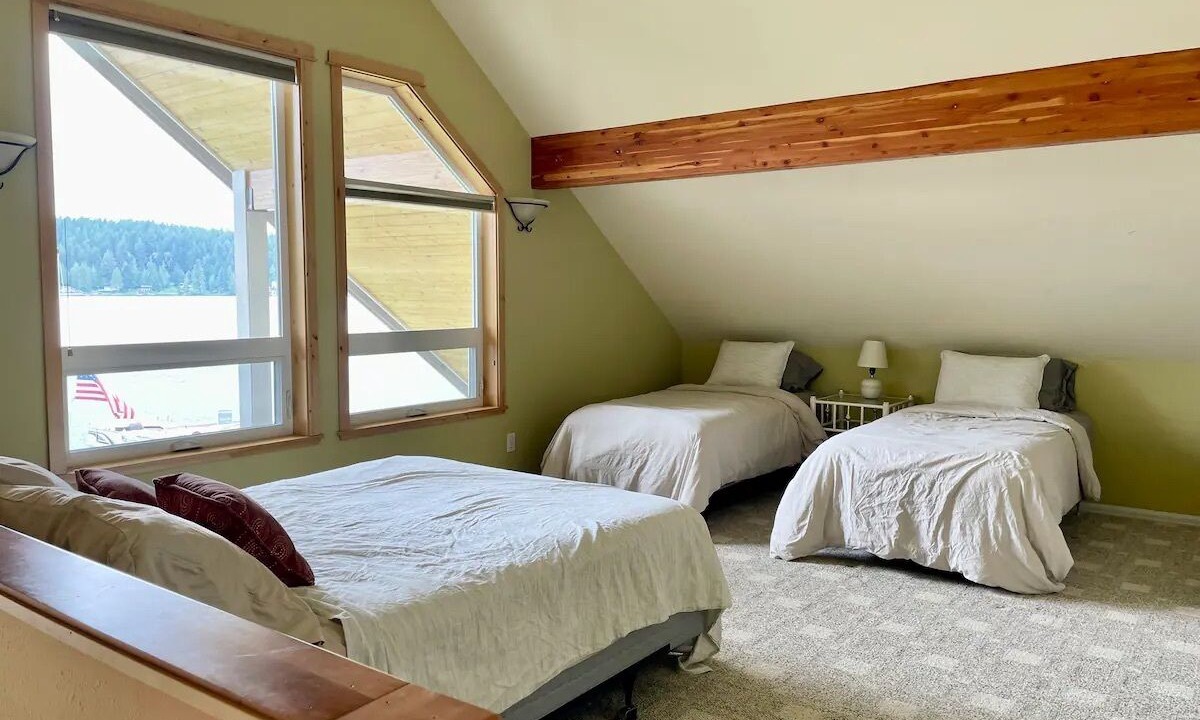 Photo of Bedroom in Grapeview