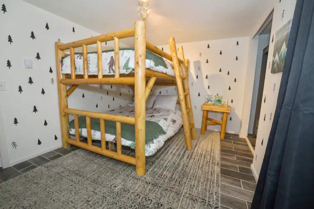 Photo of Bedroom in Hoodsport