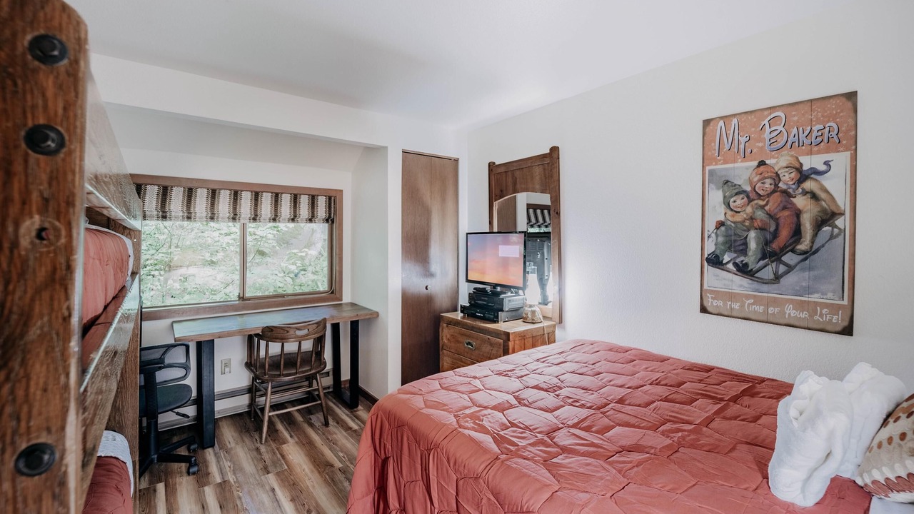 Photo of Bedroom in Glacier
