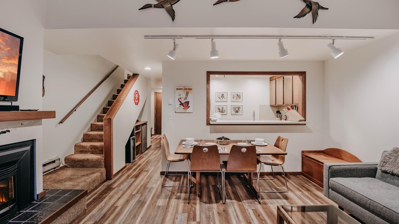 Photo of Livingroom in Glacier
