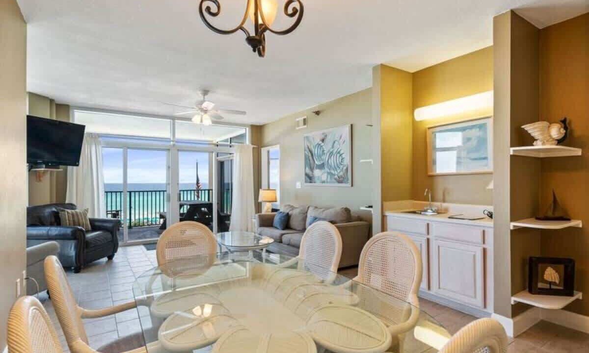 Photo of Livingroom in Destin
