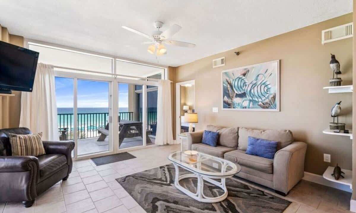 Photo of Livingroom in Destin