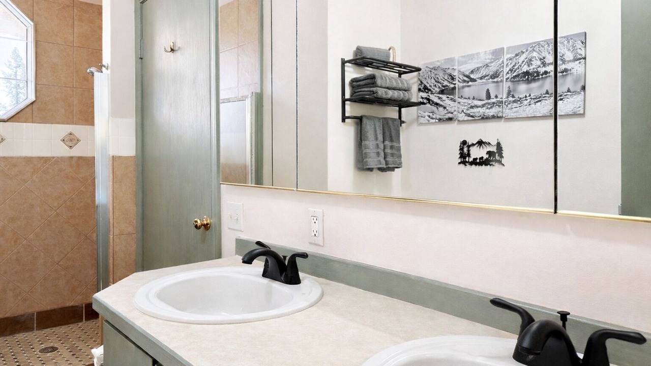 Photo of Bathroom in Leavenworth