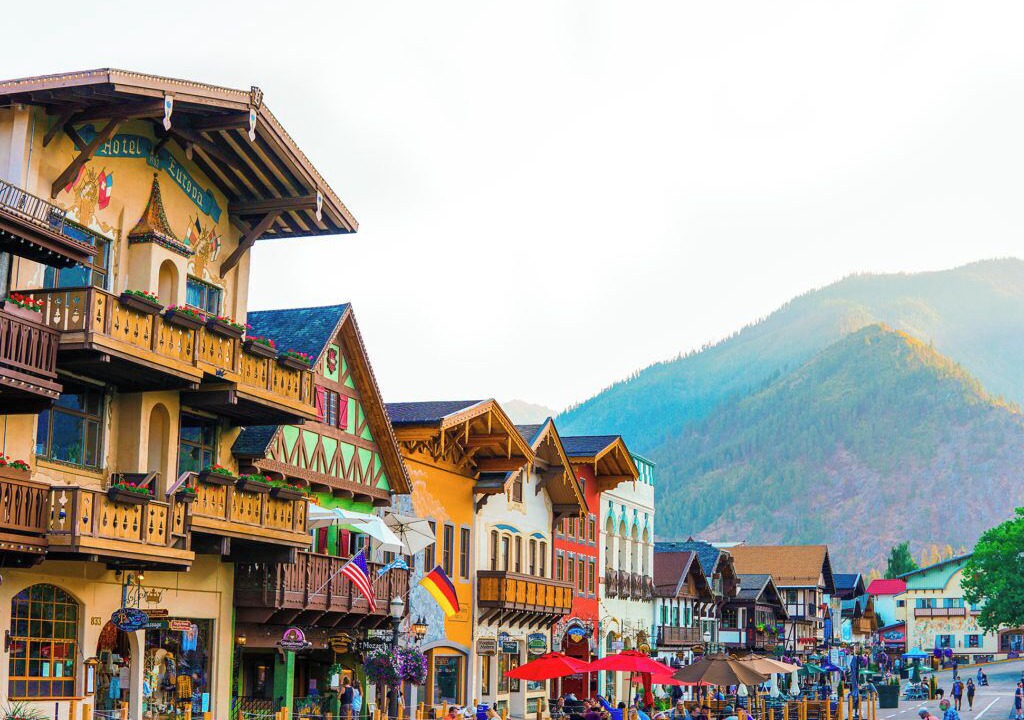Photo of Others in Downtown Leavenworth