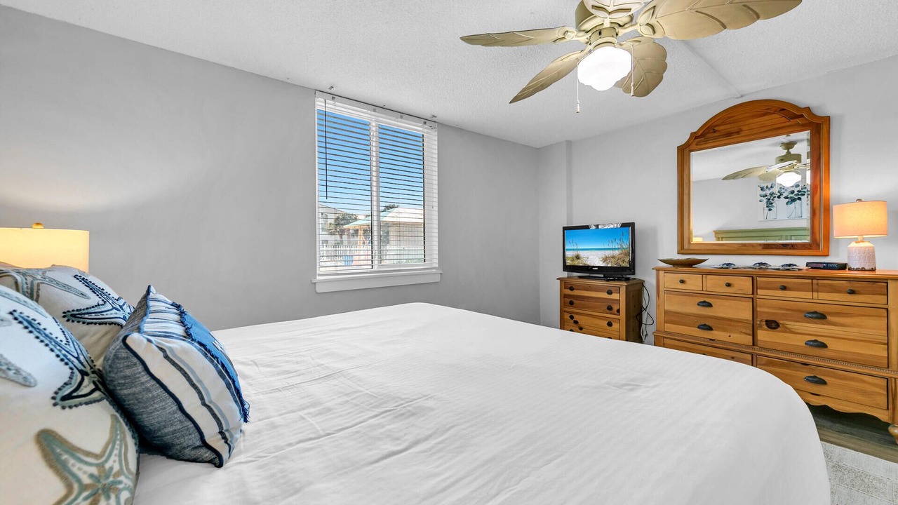 Photo of Bedroom in Holiday Isle