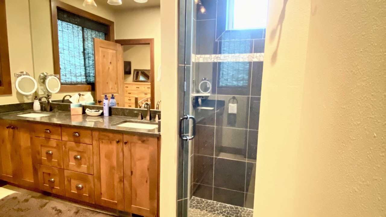 Photo of Bathroom in Cle Elum