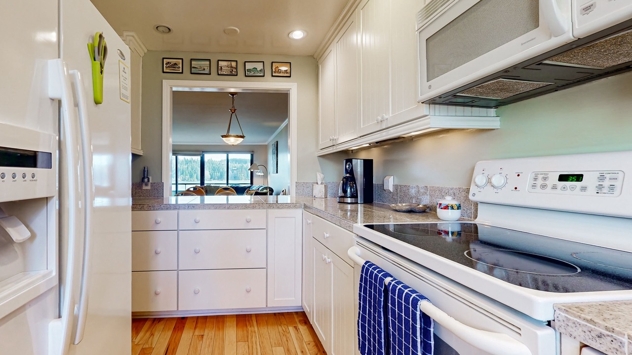 Photo of Kitchen in Port Ludlow