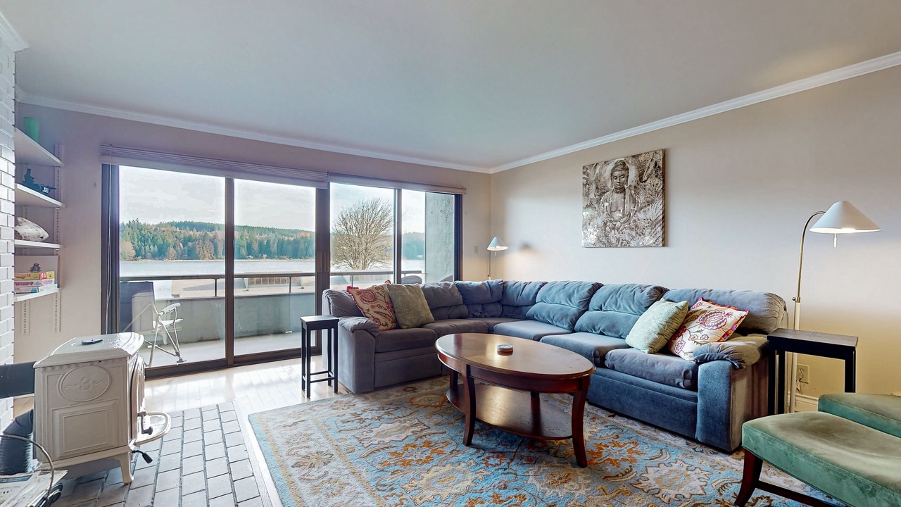 Photo of Livingroom in Port Ludlow