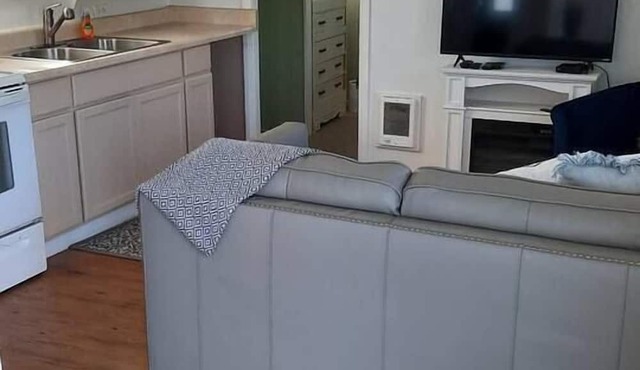 "Seascapes Cottage" 1-Bed by the Sea w/fireplace